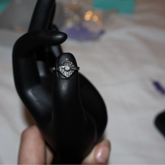 Vintage Silver Ring - Picture 2 of 3